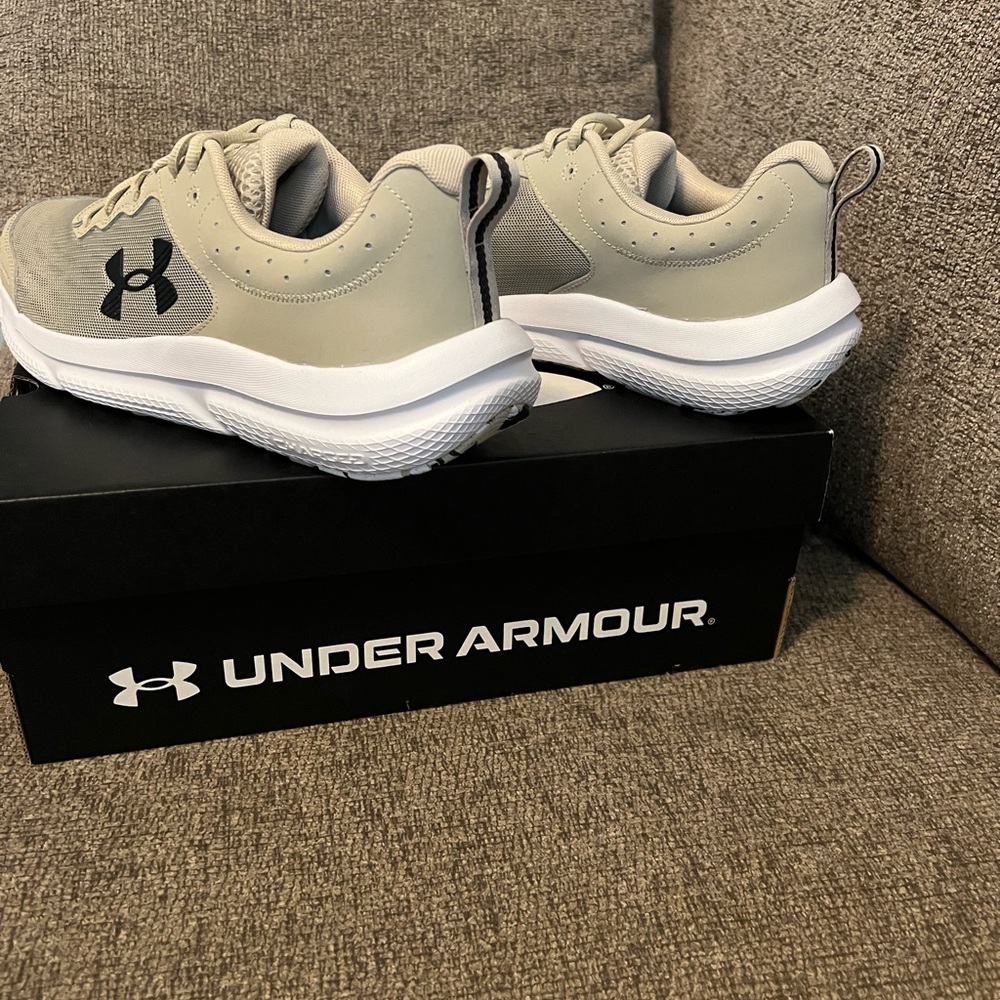 Men’s Under Armour “Charged Assert 10” Sneakers. Color Khaki.
